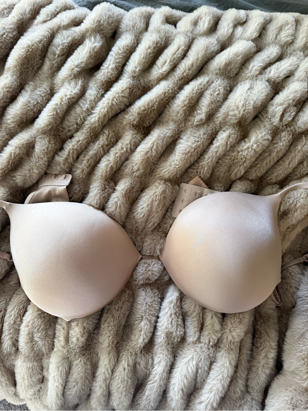 Skims teardrop push up bra